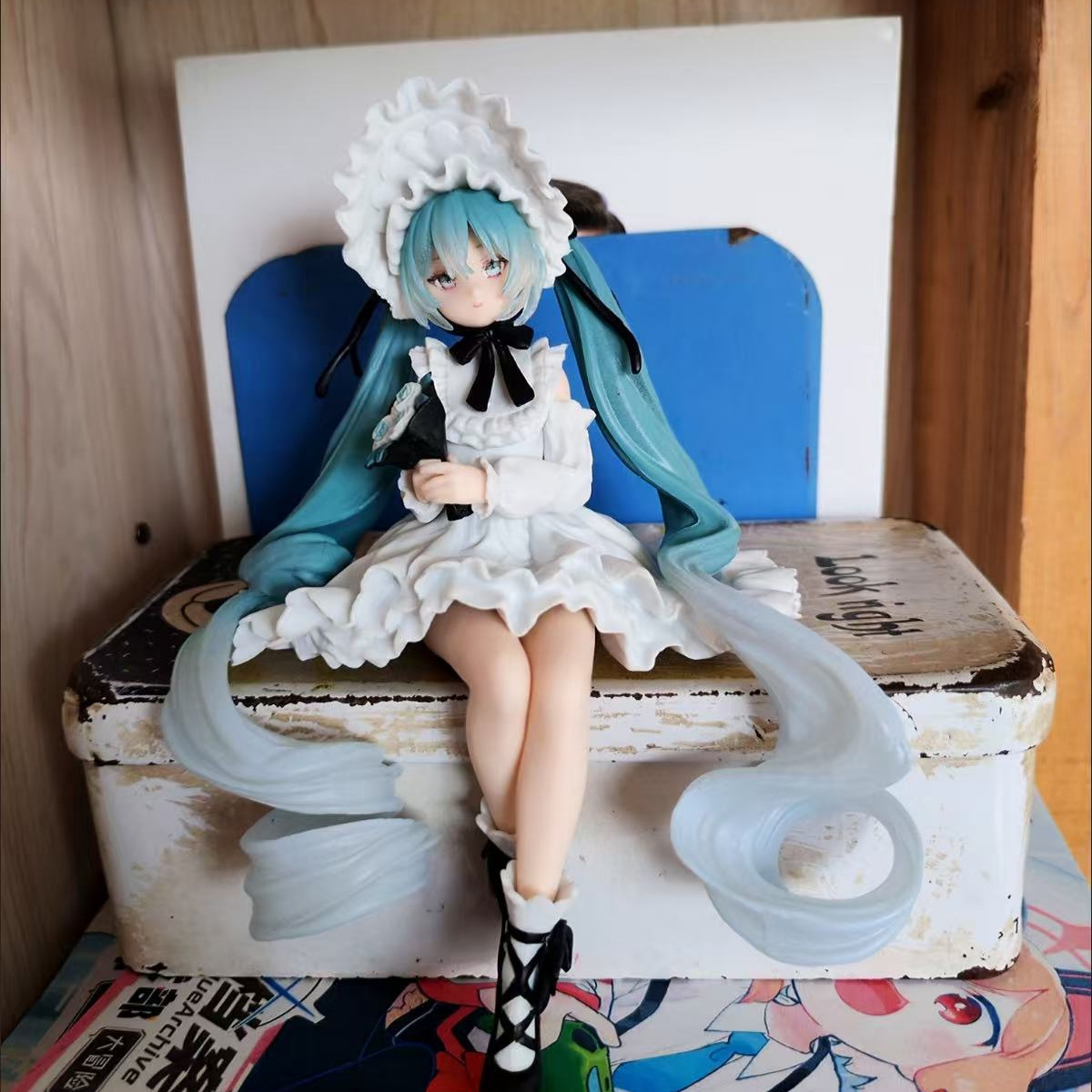 12 cm Miku Anime Figuur Retro  - Home Office Romance Manga recensie en prijs